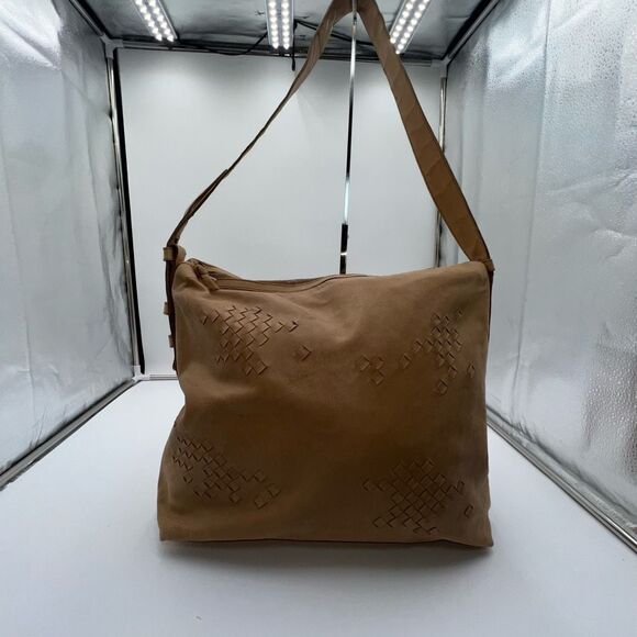 BOTTEGA VENETA Intrecciato Trimmed Nappa Shoulder Bag - Picture 2 of 16